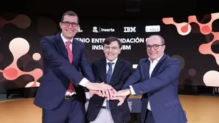 De izquierda a derecha Horacio Morell, presidente de IBM Espa&ntilde;a, Portugal, Grecia e Israel ; Alberto Dur&aacute;n, vicepresidente ejecutivo de Fundaci&oacute;n ONCE y Alfonso Jim&eacute;nez, director general de Viewnext - Foto de Inserta Empleo