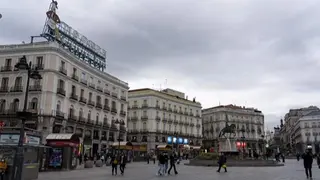 Puerta del Sol, en Madrid, un d&iacute;a desapacible - Servimedia