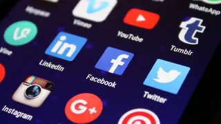 D&iacute;a Mundial de las Redes Sociales - Pixelkult en Pixabay