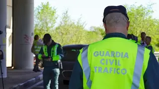 Control de la Guardia Civil de Tr&aacute;fico | Foto de DGT