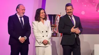 El consejero De Paco Serrano en la Gala de la Mujer organizada por la Real Federaci&oacute;n de F&uacute;tbol Madrile&ntilde;a - Foto Comunidad de Madrid