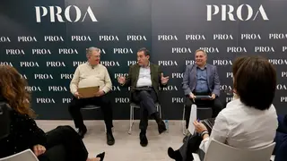 Di&aacute;logos de Actualidad: El liderazgo para el Siglo XIX (de izq. a derecha) Juan Rovira, consultor experto en Liderazgo y profesor de ESADE;  Valvanuz Serna Ruiz, socia directora de PROA Comunicaci&oacute;n; Jos&eacute; Antonio Gonz&aacute;lez, director global de Relaciones Laborales en Hewlett Packard; Luc&iacute;a Casanueva, socia directora de PROA Comunicaci&oacute;n; y Juan Carlos Campillo, coach ejecutivo y deportivo de Alto Rendimiento- PROA Comunicaci&oacute;n