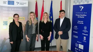 Firma acuerdo ClarkeModet