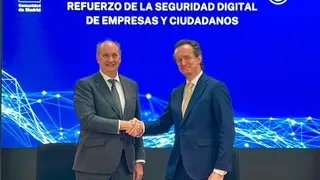 El consejero L&oacute;pez-Valverde, en la firma del protocolo en el Centro de Innovaci&oacute;n Digitaliza Madrid - Foto Comunidad de Madrid