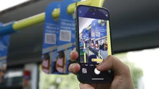 Presentaci&oacute;n de &lsquo;Tu biblioteca a un clic&rsquo; en los autobuses de EMT Madrid - Foto Ayuntamiento de Madrid