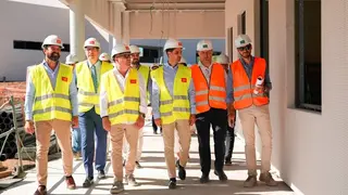 El consejero de Educaci&oacute;n, durante su visita a las obras del IES Torcuato Fern&aacute;ndez  Miranda - Foto Comunidad de Madrid