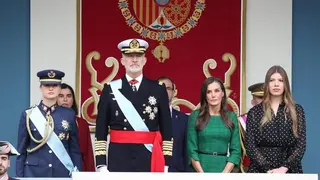 Los Reyes, la Princesa de Asturias y la Infanta Sof&iacute;a presencian el desfile | Foto de la Casa de Su Majestad El Rey
