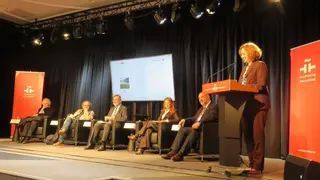 Francisco Guti&eacute;rrez Carbajo; Jon Juaristi; Rafael 
Rodr&iacute;guez-Ponga; Ana Isabel Ballesteros; Basilio 
Rodr&iacute;guez Ca&ntilde;ada y Carmen Noguero Galilea - Foto Jos&eacute; Bell&oacute; Aliaga