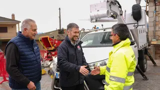 Miguel &Aacute;ngel Garc&iacute;a Mart&iacute;n, ha visitado Braojos de la Sierra para conocer de primera mano las nuevas unidades asignadas al municipio, dentro de esta estrategia de modernizaci&oacute;n del parque m&oacute;vil local.