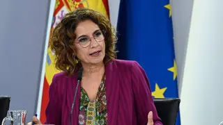 La vicepresidenta primera y ministra de Hacienda, Mar&iacute;a Jes&uacute;s Montero | Foto de Pool Moncloa/Jos&eacute; Manuel &Aacute;lvarez