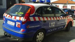 Coche patrulla con desfibrilador - Foto de Almas Industries