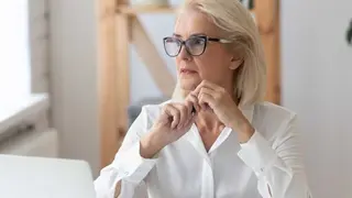 Mujer s&eacute;nior trabajando