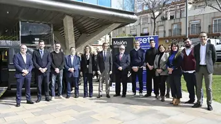 Responsables de Vodafone, la Junta de Andaluc&iacute;a y Ayuntamiento de Alhaur&iacute;n de la Torre - Foto de Vodafone