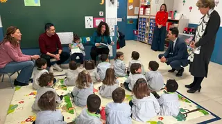 El consejero de Educaci&oacute;n, Ciencia y Universidades ha visitado el proyecto implantado en el colegio Tres Olivos de la capital - Foto Comunidad de Madrid