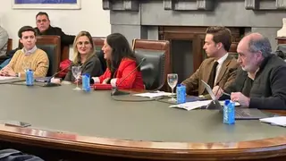 Mesa de desinformaci&oacute;n en La Plaza del C&iacute;rculo