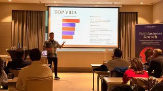 Ricardo González Head of Growth de Product Hackers durante la presentación del informe