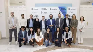 El concejal delegado de Innovaci&oacute;n y Emprendimiento, &Aacute;ngel Ni&ntilde;o, recibe a los participantes de la VI edici&oacute;n de &lsquo;Puentes de Talento&rsquo; - Foto Ayuntamiento de Madrid