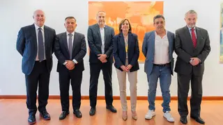 Sindicatos y patronal firman el nuevo convenio del seguro: subida salarial y teletrabajo para tratamientos oncol&oacute;gicos - Foto de UNESPA