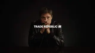 Trade Republic eleva la rentabilidad de su cuenta al 3,04% TAE con Brad Pitt como imagen de campa&ntilde;a - Imagen del v&iacute;deo de la campa&ntilde;a