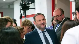 El exministro Jos&eacute; Luis &Aacute;balos con Koldo Garc&iacute;a en la sede de Ferraz cuando ambos estaban en el PSOE | Foto del PSOE