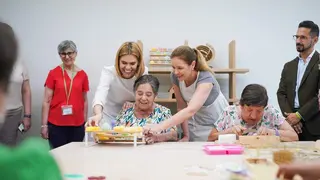 La consejera D&aacute;vila ha visitado hoy en Alcal&aacute; de Henares el proyecto Villa  Delta de la Fundaci&oacute;n Astier - Foto Comunidad de Madrid