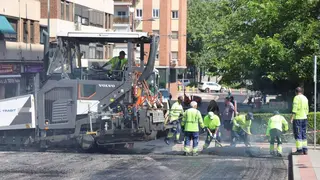 El Ayuntamiento de Fuenlabrada invierte 1,8 millones de euros en una campa&ntilde;a de asfaltado para renovar 40 calles y rotondas - Foto del Ayuntamiento de Fuenlabrada