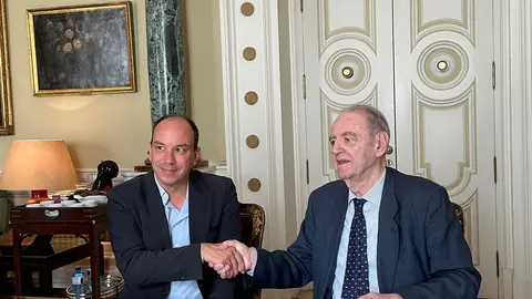 Nicolás Matji (presidente de Diboos) y Tomás Marco (director de la Academia).