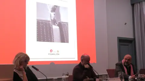 Zara Fernández de Moya, profesora de la UCM y prologuista del libro; el autor, José Manuel Lucía Megías y Basilio Rodríguez Cañada, presidente del Grupo Editorial Sial Pigmalión