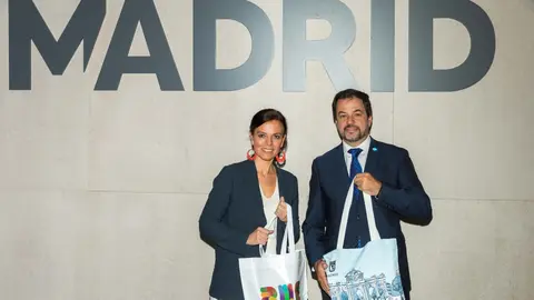 La concejala de Turismo, Almudena Maíllo, y el presidente del Ente de Turismo de la Ciudad de Buenos Aires, Valentín Díaz Gilligan.