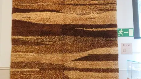 En la Real Fábrica de Tapices exposición Paisajes Tejidos de Atelier Talasin (9)