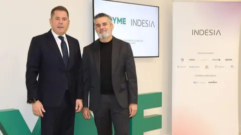 El presidente de Cepyme, Gerardo Cuerva, y el presidente de IndesIA, Valero Marín, en la firma del acuerdo - Foto de Cepyme e IndesIA