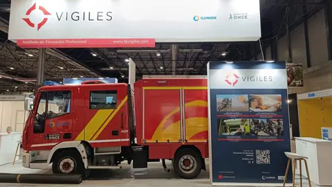 Fotograf&iacute;a del estand de Vigiles en Aula 2024 - Servimedia