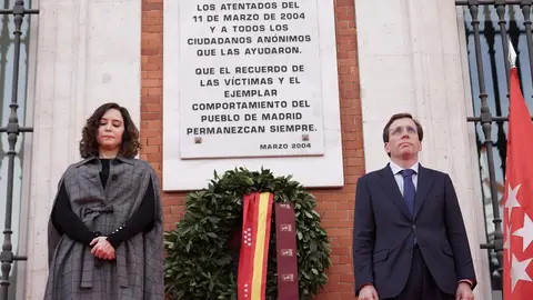 Almeida y Ayuso durante los actos del 11M del 2022 -  Ayuntamiento de Madrid