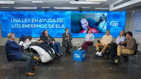 Feijóo y Muñoz se reúnen con los miembros del Consorcio Nacional de Entidades de ELA (ConELA) - Foto de Diego Puerta/PP