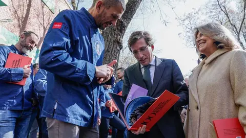 El alcalde durante la presentación del libro este martes - Foto de Servimedia