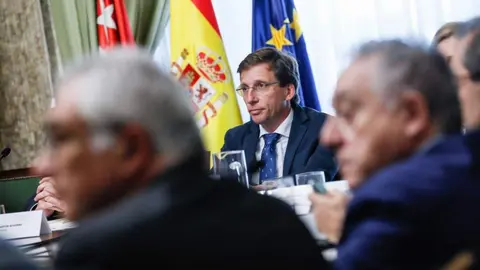 Almeida durante la reunión este lunes - Ayuntamiento de Madrid