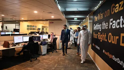 El presidente del Gobierno, Pedro Sánchez, a su llegada al canal de televisión Al Jazeera - Foto de Pool Moncloa/Borja Puig de la Bellacasa