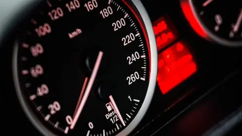 Paneles en cinco túneles para alertar del exceso de velocidad - Pixabay