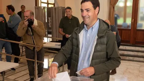 Pradales, durante la votación | Foto del PNV - Servimedia