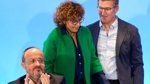 Feijóo, con Dolors Monserrat y Alejandro Fernández - Foto del PP