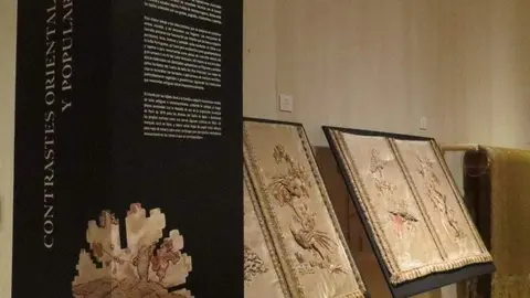 Exposición ‘Entre sedas y encajes" - José Belló