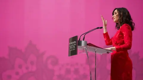 Díaz Ayuso en el acto de entrega de las Grandes Cruces de la Orden del 2 de Mayo - Comunidad de Madrid