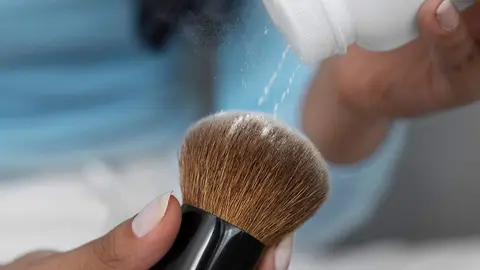 Cómo limpiar las brochas del maquillaje