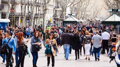 Personas en la calle -  123RF/jackf