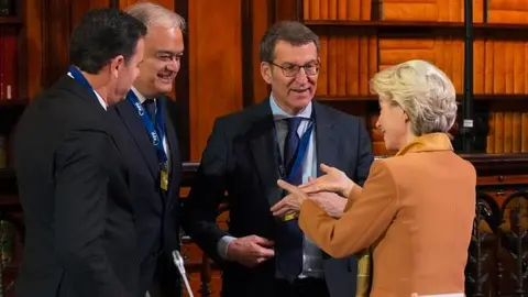 Feijóo y Von der Leyen hablan en Bruselas - PP
