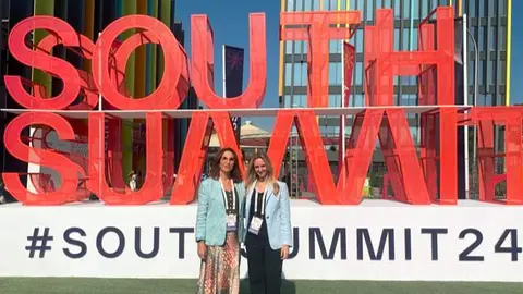 La viceconsejera Gutiérrez ha visitado hoy el estand que el Gobierno regional tiene en este foro - Comunidad de Madrid