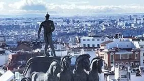 Mitología, Símbolos y Alegorías en las calles de Madrid