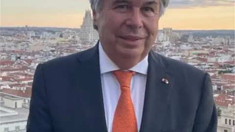 Víctor G Ricardo