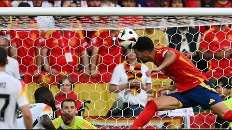 Mikel Merino marcando el segundo gol de España a Alemania - Foto de RTVE