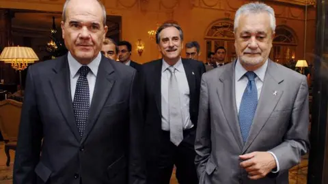 Chaves y Griñán, en un acto en el que coincidieron con Valeriano Gómez - Foto de Jorge Villa/Servimedia